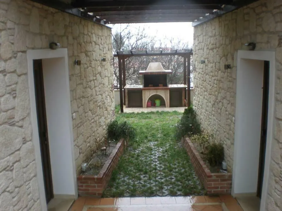 Stone House In Afytos Lägenhet